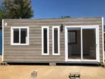 Cabaña Pequeña ‘BaseCamp’ – Refugio Moderno de 15m² (6×2.5m) - Imagen 5