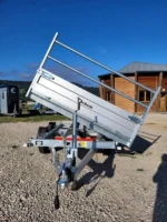 Remolque Volquete Trilateral Debon PW2.3 – 2 Ejes – 2.600 kg – 300 × 180 cm - Imagen 2